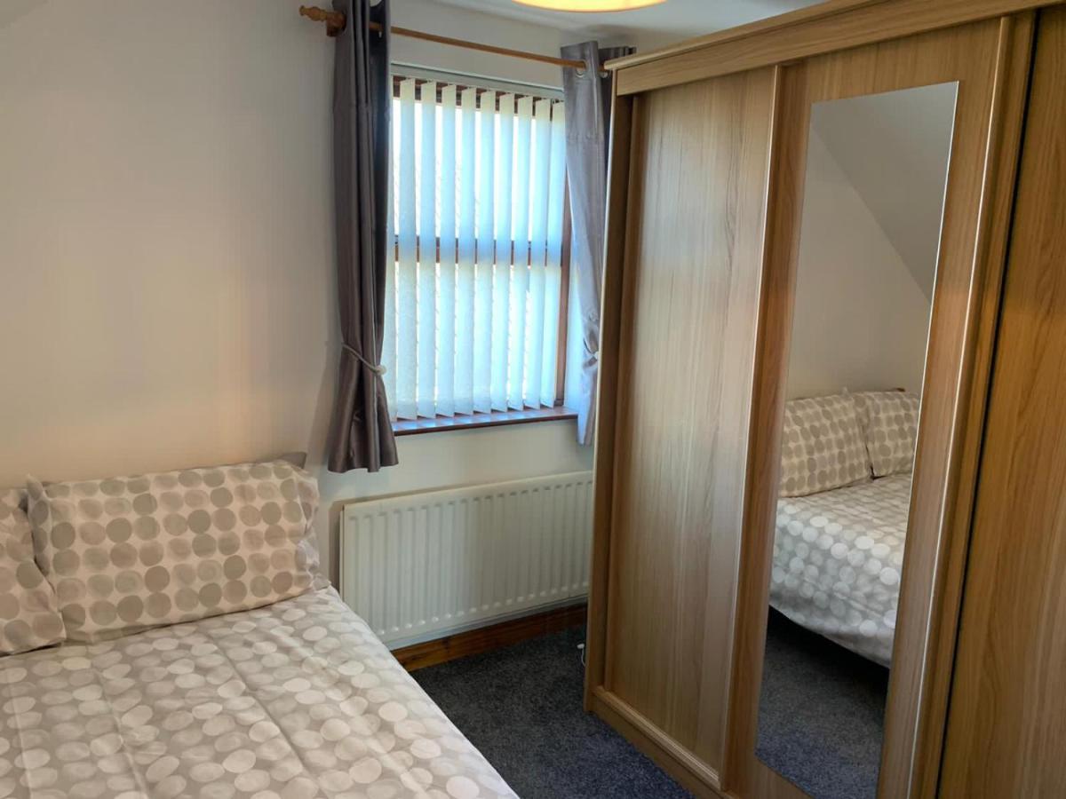 Holiday Home In Ballycastle - Fainne Na Cairde Bagian luar foto