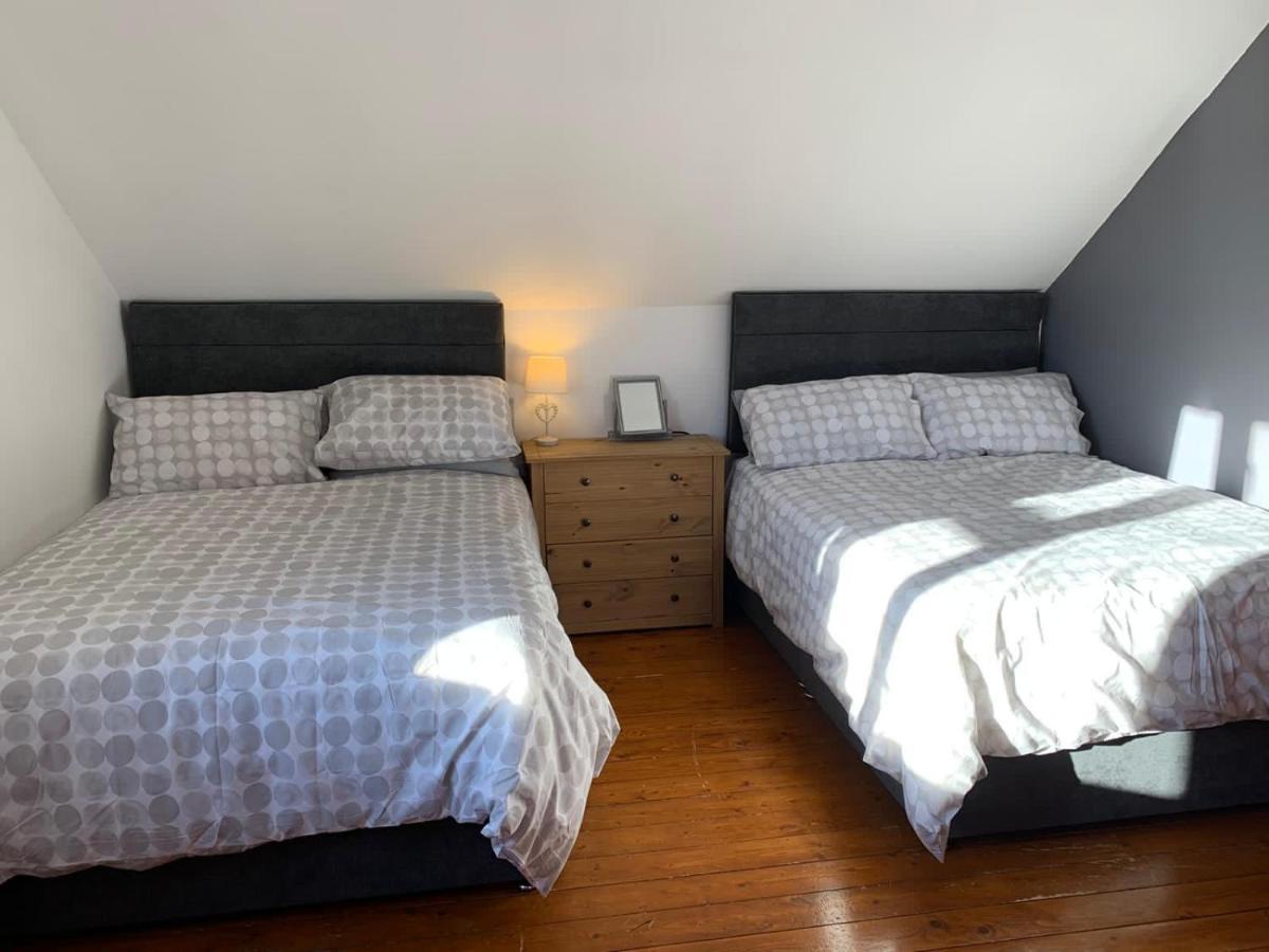 Holiday Home In Ballycastle - Fainne Na Cairde Bagian luar foto