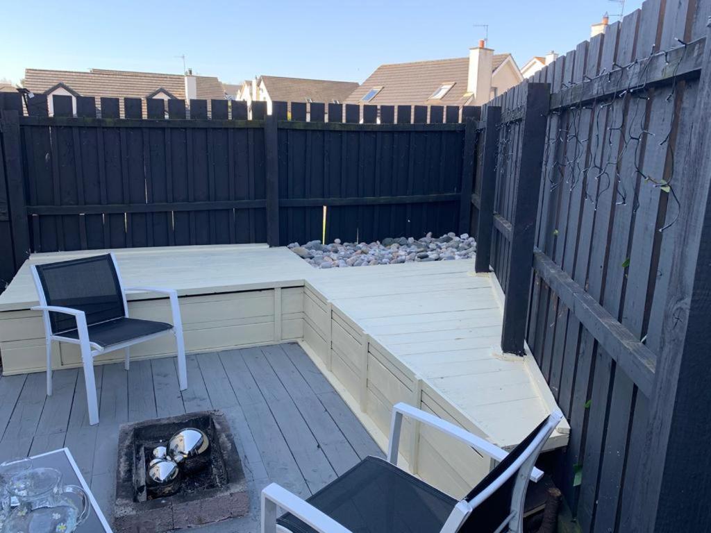 Holiday Home In Ballycastle - Fainne Na Cairde Bagian luar foto
