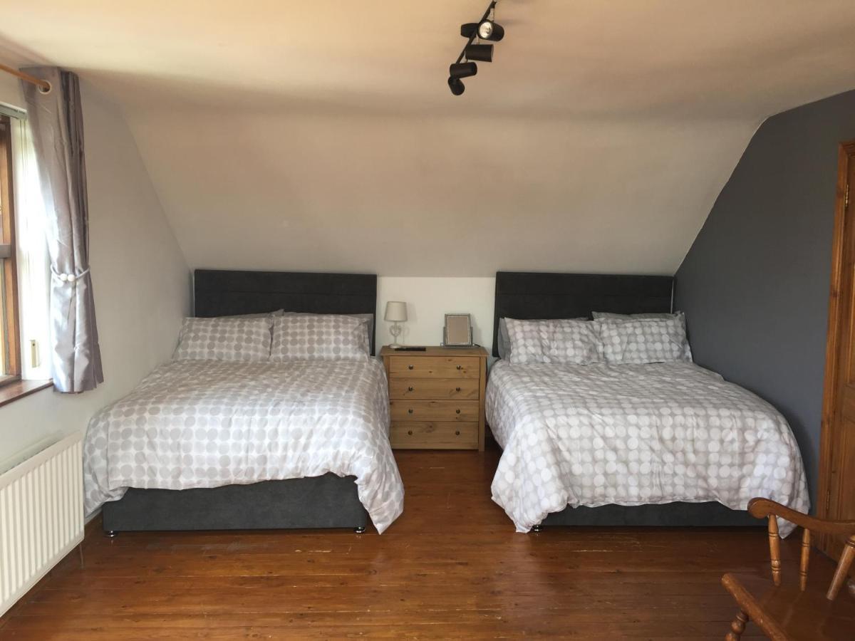 Holiday Home In Ballycastle - Fainne Na Cairde Bagian luar foto