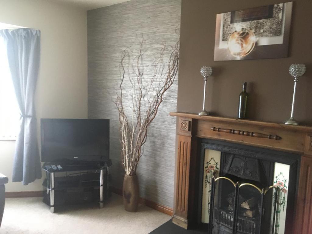 Holiday Home In Ballycastle - Fainne Na Cairde Bagian luar foto