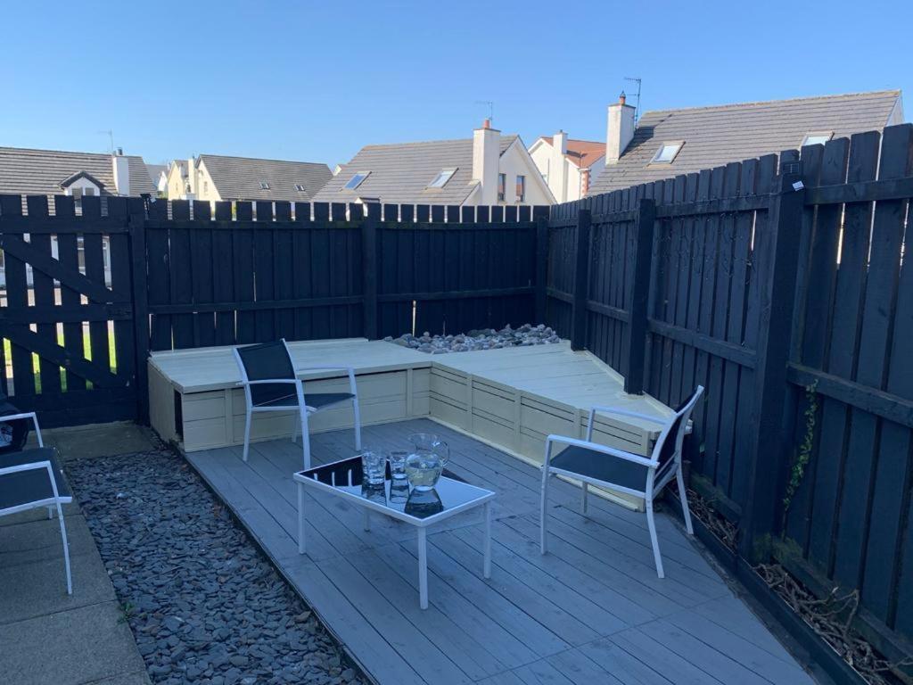 Holiday Home In Ballycastle - Fainne Na Cairde Bagian luar foto