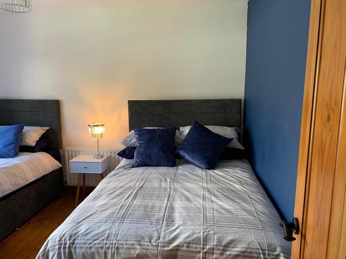 Holiday Home In Ballycastle - Fainne Na Cairde Bagian luar foto