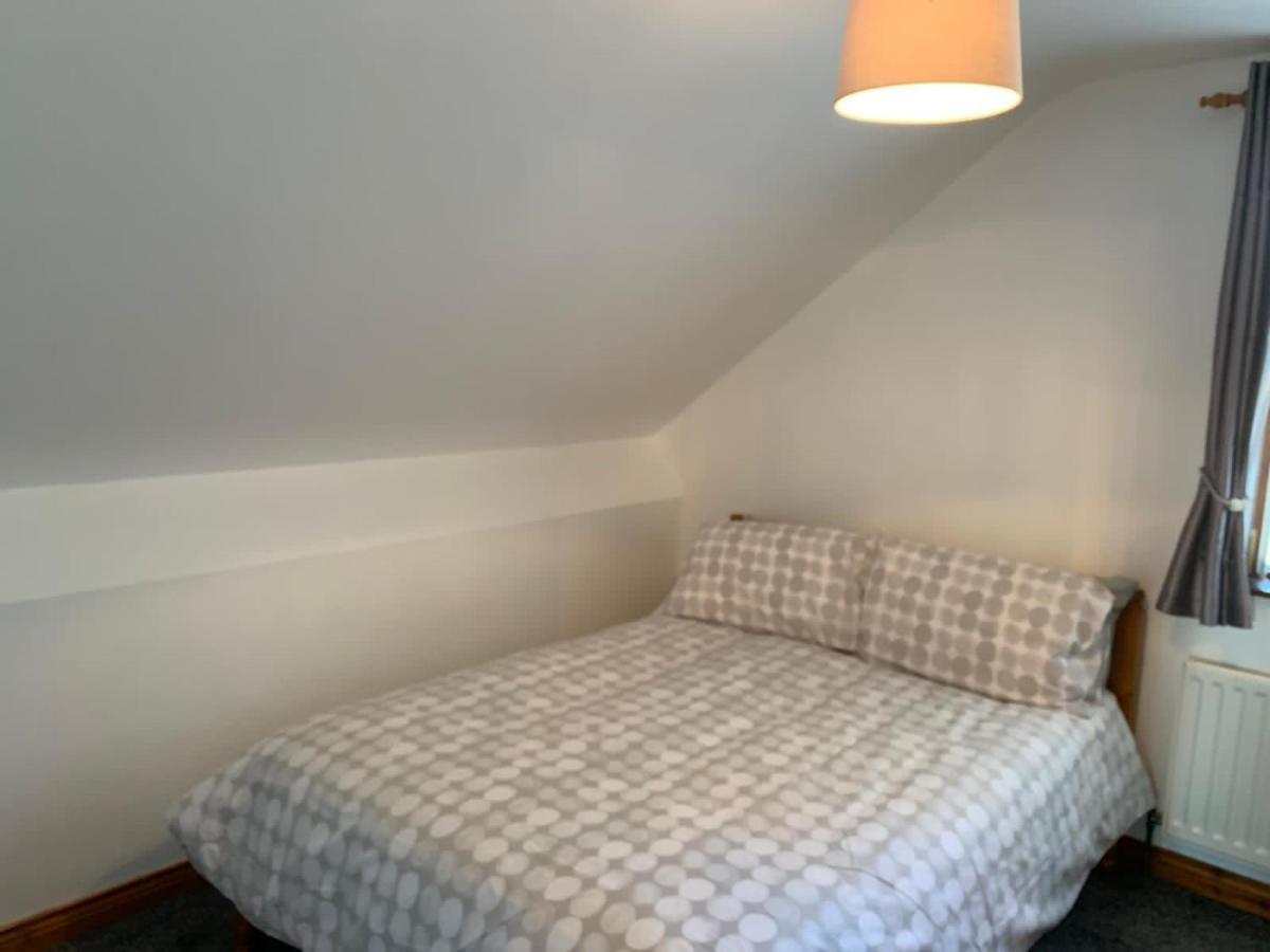 Holiday Home In Ballycastle - Fainne Na Cairde Bagian luar foto