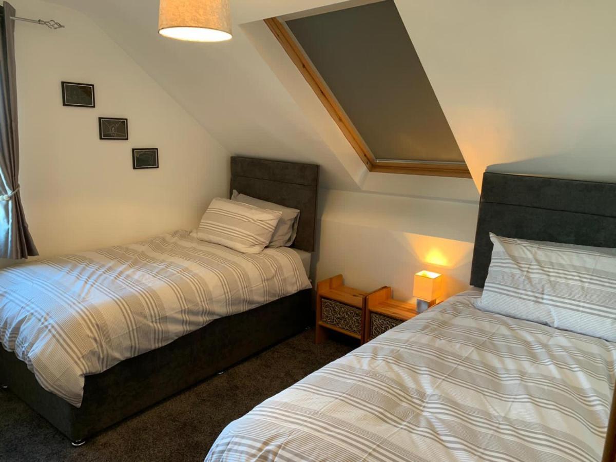 Holiday Home In Ballycastle - Fainne Na Cairde Bagian luar foto