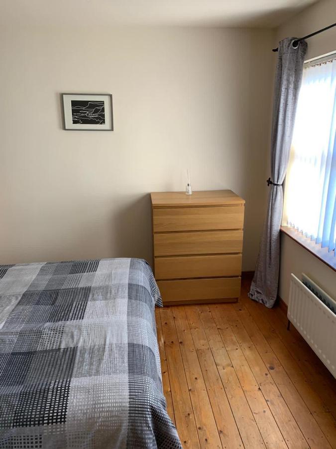 Holiday Home In Ballycastle - Fainne Na Cairde Bagian luar foto