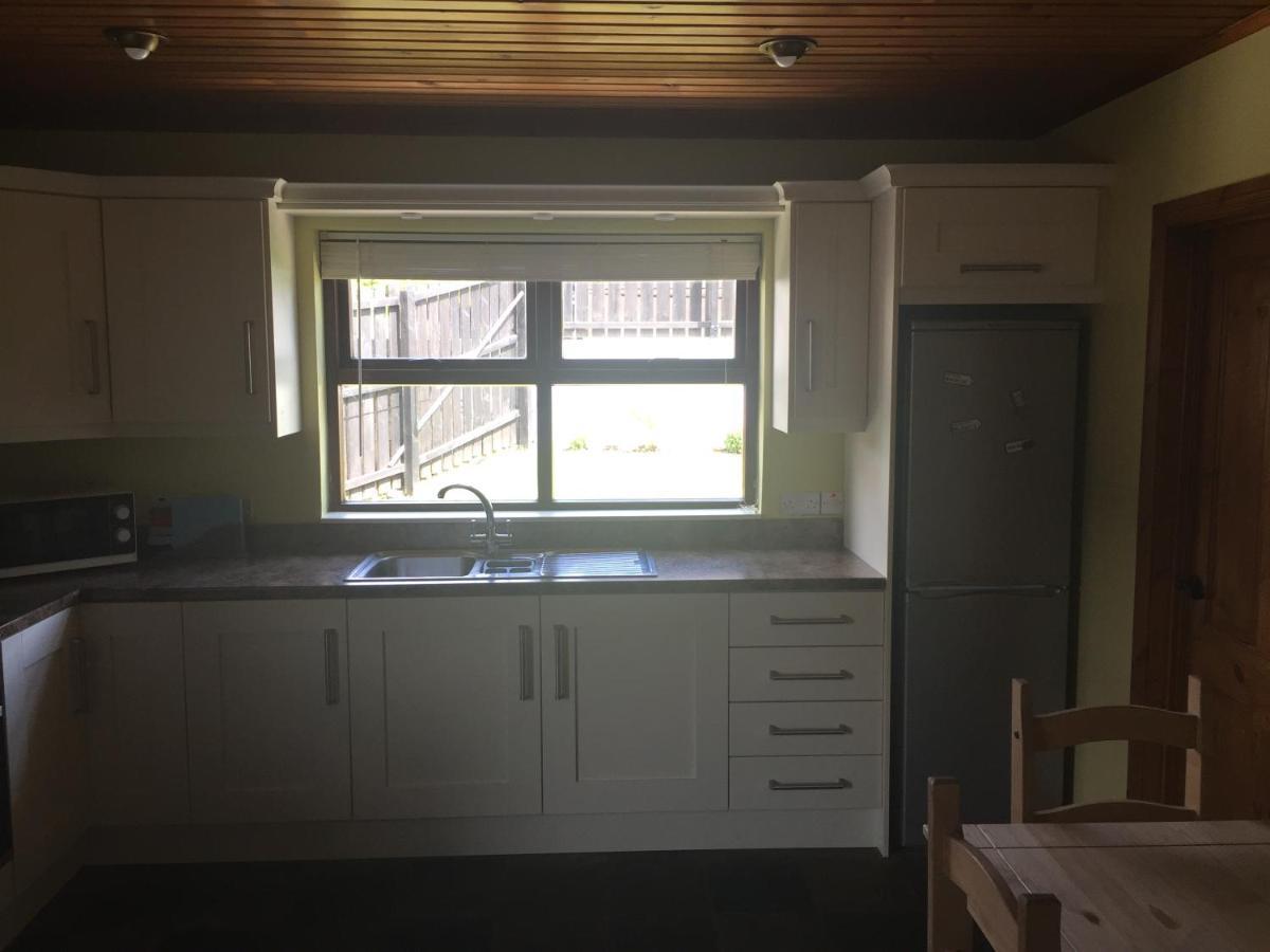 Holiday Home In Ballycastle - Fainne Na Cairde Bagian luar foto