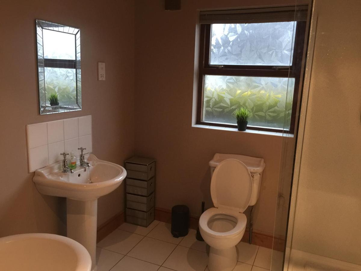 Holiday Home In Ballycastle - Fainne Na Cairde Bagian luar foto